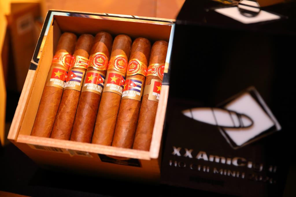Image:XX AmiCigar Vietnam Ho Chi Minh Event - Part 3